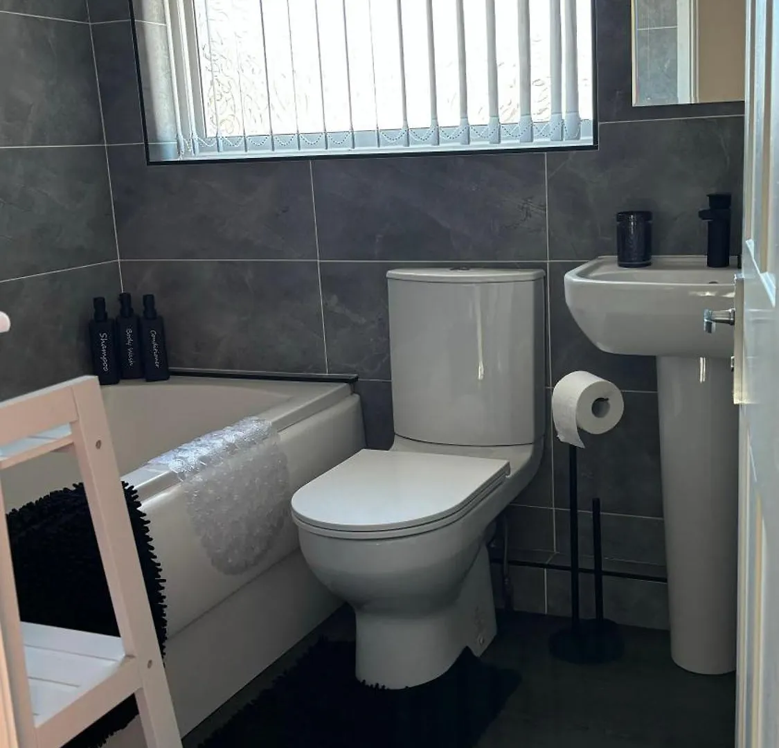 Holiday home Stylish 3 Bedroom House Whitchurch